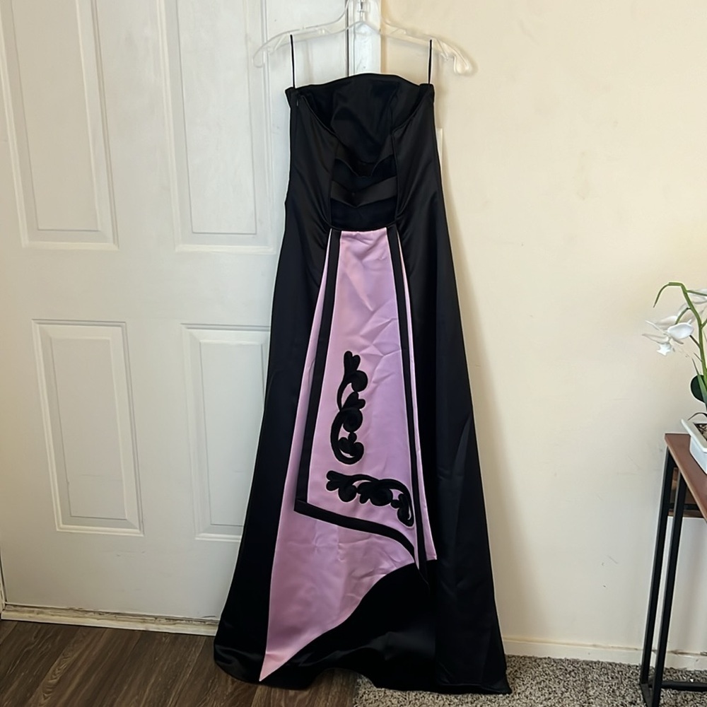 Jessica McClintock Vintage Formal
Goth Strapless Gown Dress‎ Size 12